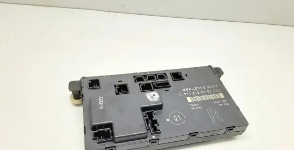 Mercedes-Benz E W211 Door control unit/module 2118208285