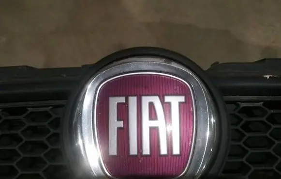 Fiat Doblo Manufacturer badge logo/emblem 