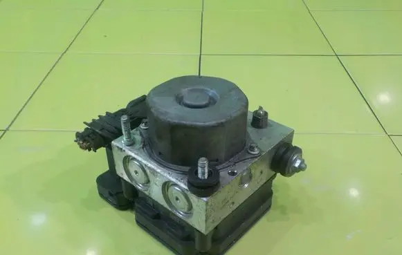 Dacia Sandero II ABS Pump 2265106516