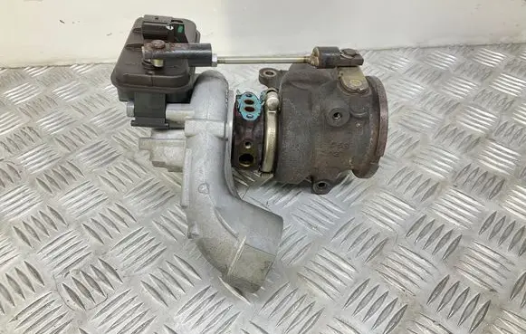 Audi A4 S4 B9 Turbo 04E145715J