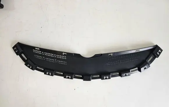 Opel Zafira C Front bumper upper radiator grill 20802922