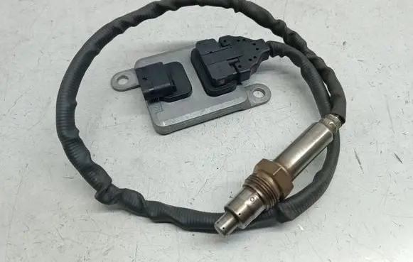 Mercedes-Benz Vito Viano W447 Lambda probe sensor A0009050108 0009050108 A2C13684300286