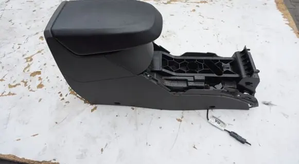 Ford Kuga I Center console 