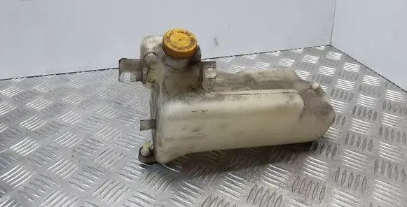 Nissan Patrol Y61 Coolant expansion tank/reservoir