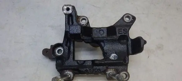 Toyota RAV 4 (XA40) A/C compressor mount bracket 