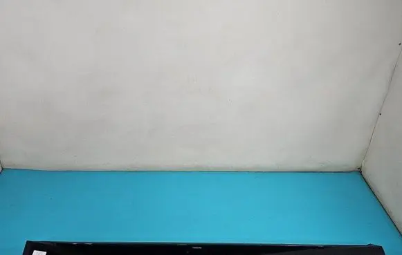 Foot area side trim