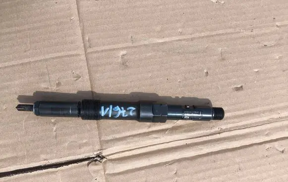 Ford Mondeo Mk III Fuel injector 6S7Q9K546AA 3111AD29F43 C1C9ED0