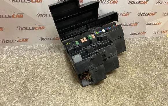 Jaguar S-Type Fuse module 2R8T14A003EC 71543276XA1