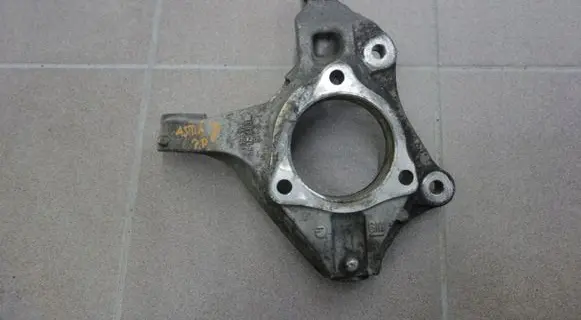 Opel Astra J Front wheel hub 13319481