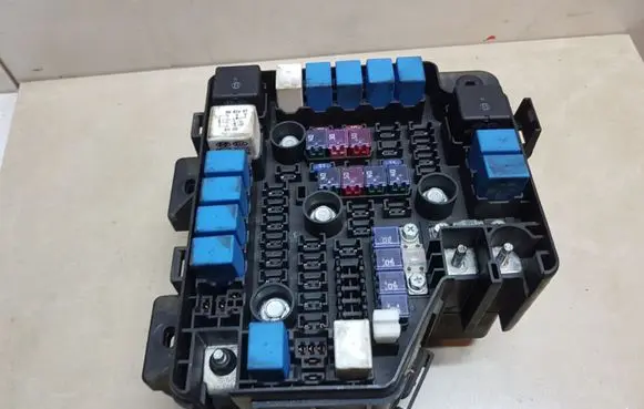 Hyundai Santa Fe Fuse module