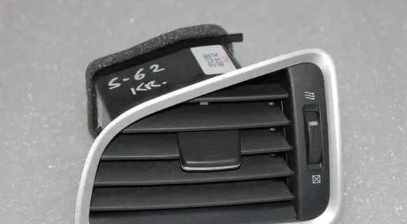 Suzuki SX4 S-Cross Dashboard side air vent grill/cover trim 7364061M00HTV