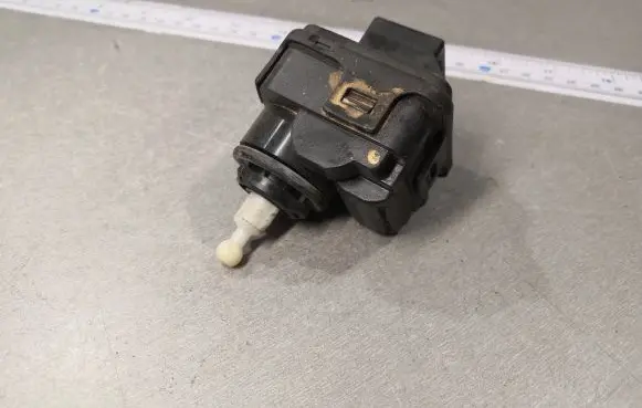 Audi A6 S6 C5 4B Headlight level adjustment motor 4B0941295