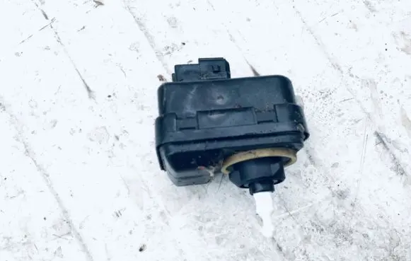 Headlight level adjustment motor