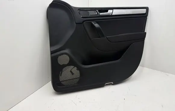 Volkswagen Touareg II Front door card panel trim 7P1867012 37124 20121119