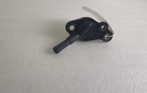 Porsche Macan (95B) Engine coolant pipe/hose 06K121132