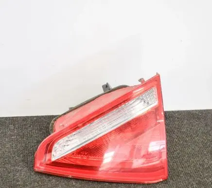Audi A5 8T 8F Tailgate rear/tail lights 8T0945094