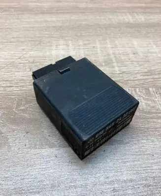 Mercedes-Benz Vito Viano W638 Coolant fan relay 0165452432 05041000
