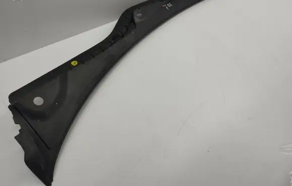 Audi A7 S7 4G Wiper trim 4G8819403