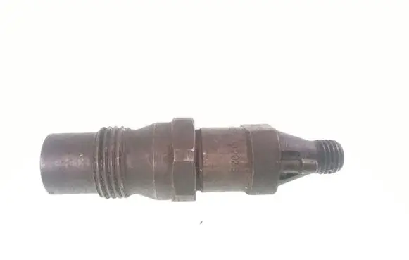 Volkswagen PASSAT B3 Fuel injector 068130202E