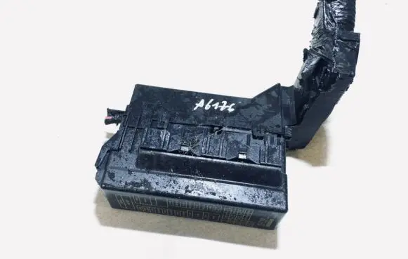 Nissan X-Trail T30 Fuse box set 24382au010 71543266