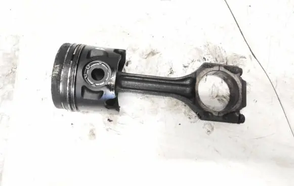 Honda Accord Piston with connecting rod