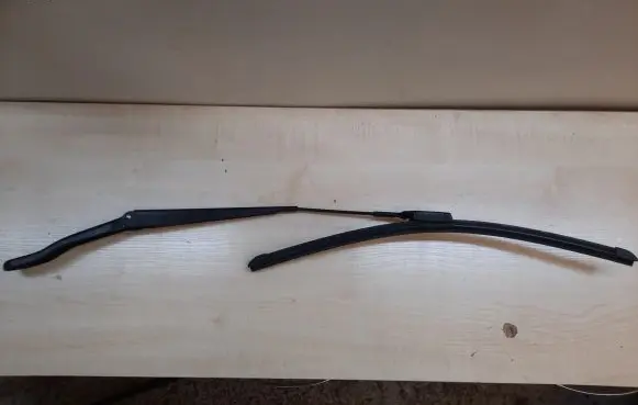 Land Rover Evoque I Windshield/front glass wiper blade BJ3217527CA 423BJ3217527CA