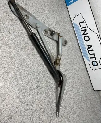 BMW 5 E39 Tailgate/trunk/boot hinge 8159398
