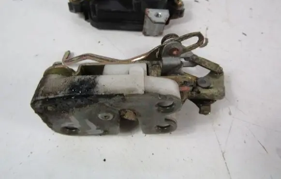 Mitsubishi Galant Rear door lock 