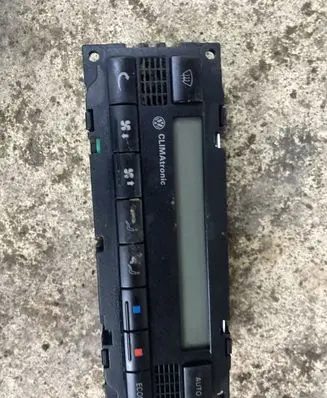 Volkswagen PASSAT B5.5 Climate control unit