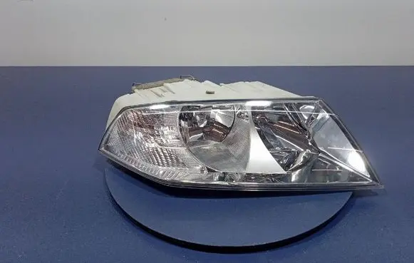 Skoda Octavia Mk2 (1Z) Headlight/headlamp 1Z1941018P