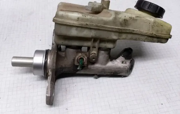 Renault Megane II Master brake cylinder 320671112