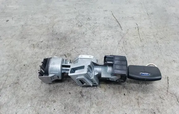Ford C-MAX I Ignition lock 3M513F880AC