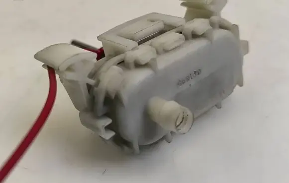 Audi A8 S8 D2 4D Central locking vacuum pump 4D0862153A 041095
