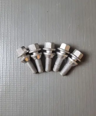 Volvo XC60 Nuts/bolts 