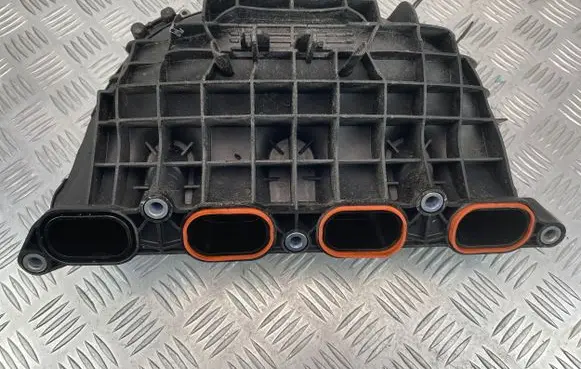 BMW X1 E84 Intake manifold 7588126 10543512