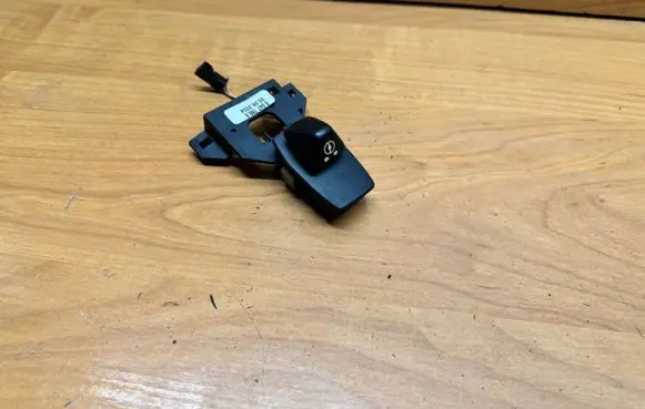 BMW 5 E60 E61 Steering wheel adjustment switch 6947786 30062004 616918010