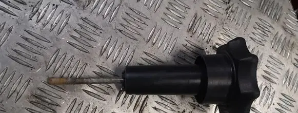 Audi A3 S3 8L Spare wheel bolt 8l0803899