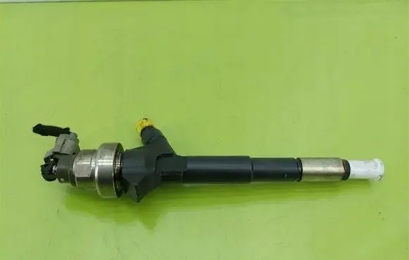 Opel Astra H Fuel injector 973762703