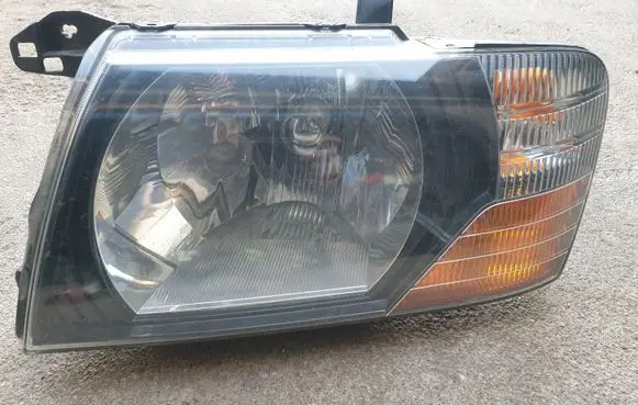 Mitsubishi Pajero Headlight/headlamp 10087424