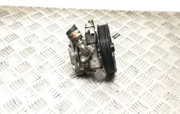 Mazda 3 I Power steering pump 82138154