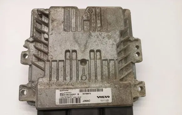 Volvo V50 Engine control unit/module ECU 30788975 S180134001B