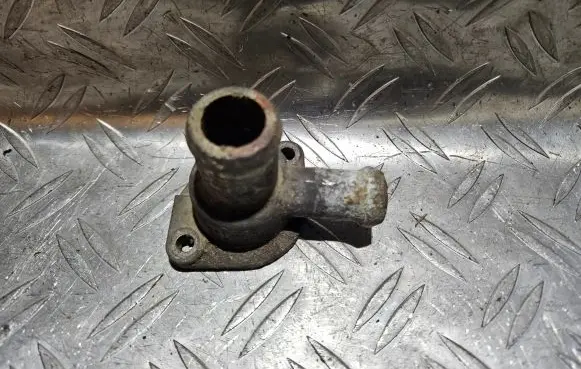 Volkswagen Golf II Engine coolant pipe/hose 026121145A