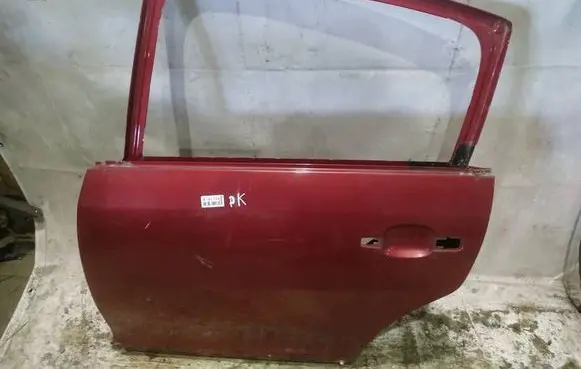 Citroen C4 I Rear door RAUDONOS