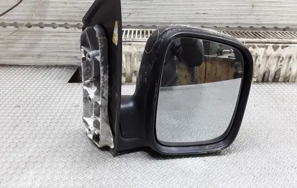 Volkswagen Caddy Manual wing mirror E1010719