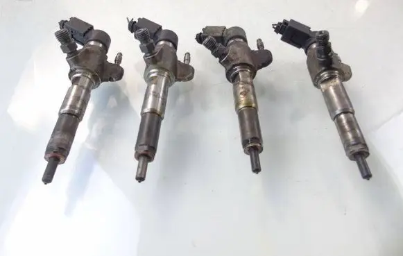 Volvo V70 Fuel injector 9802448680