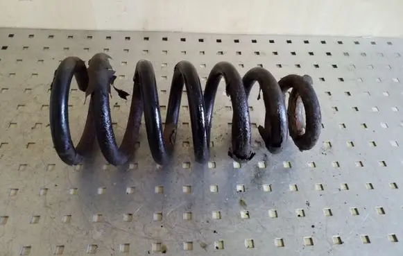 Mitsubishi L200 Front coil spring