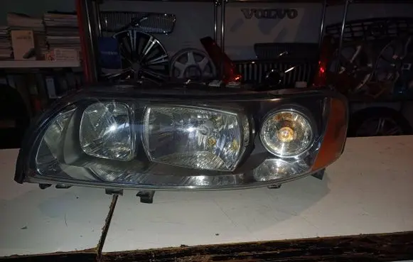 Volvo S60 Headlight/headlamp 30698825 89900257 P2004S60HA