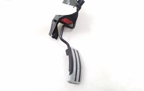 Nissan Qashqai Accelerator throttle pedal