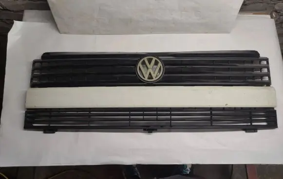 Volkswagen Transporter - Caravelle T4 Front grill 701853653