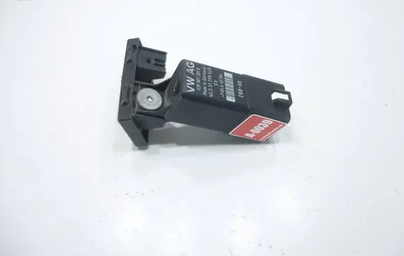 Volkswagen PASSAT B7 Glow plug pre-heat relay 038907281D PA66GF30 51299023